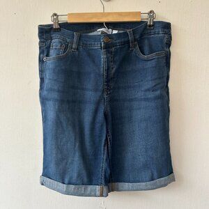 d&co Stretchy Denim Bermuda Shorts Womens 14 Roll Cuff Pockets Modest